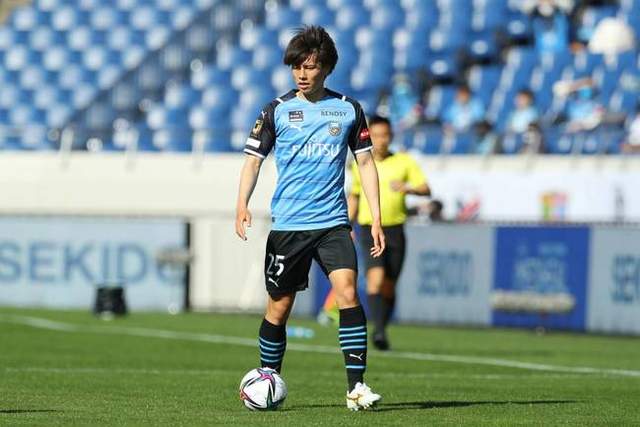 利拉德35+11雄鹿力克快船 鹈鹕轻取老鹰4连胜